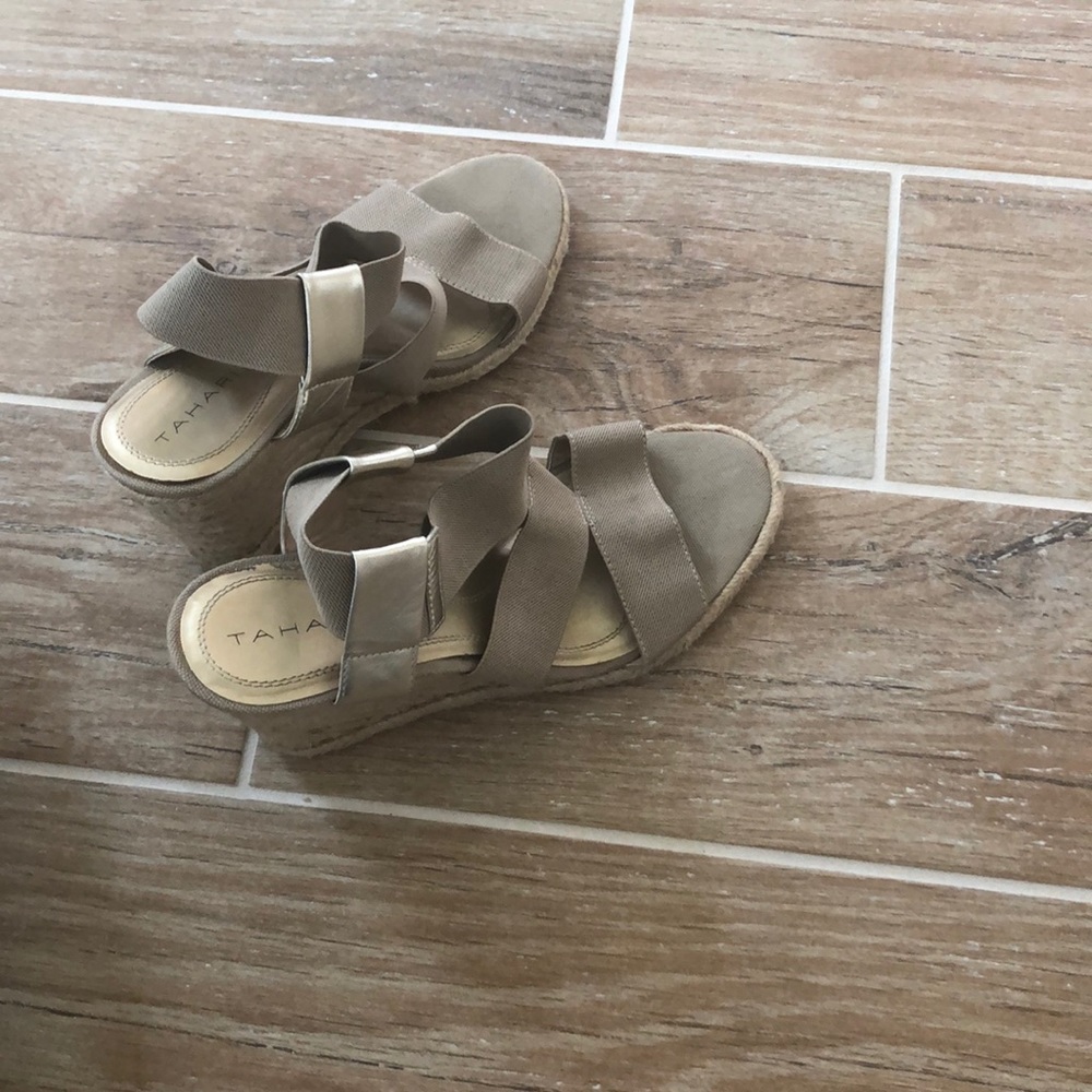 Gold wedges